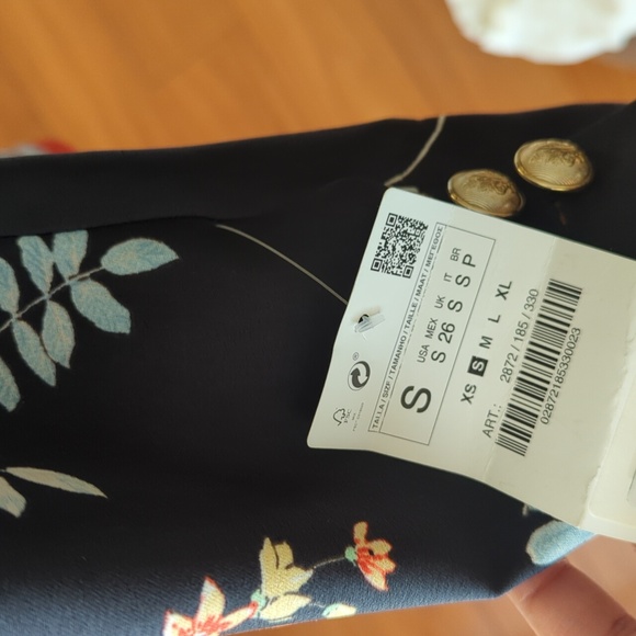 Zara floral blazer - bloggers favourite! - Picture 6 of 6